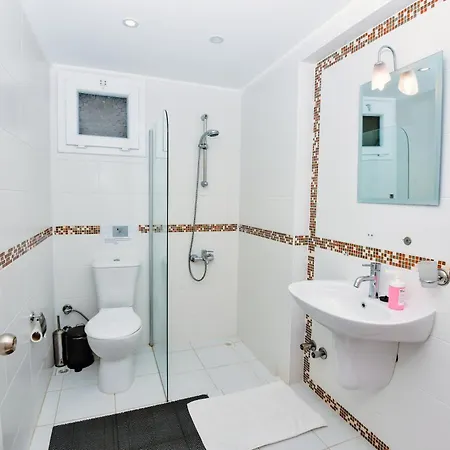 The Royal Links Two Bedroom Apartment *